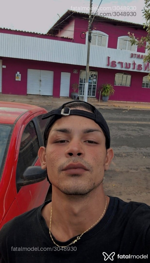 Acompanhante homem com cabelo castanho de olhos castanhos em Morrinhos - Felipe