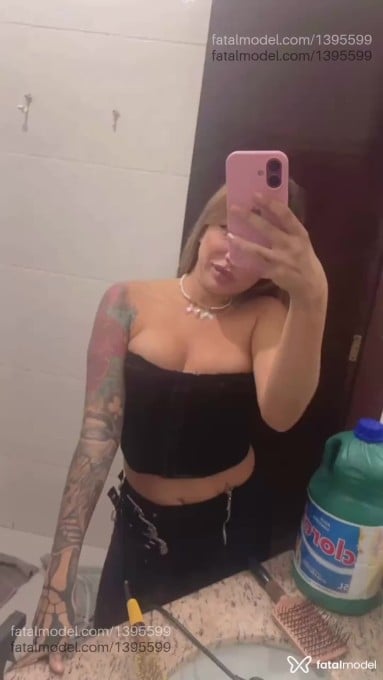 Acompanhante mulher loira (o) de olhos azuis em Teófilo Otoni - Thays Oliveira