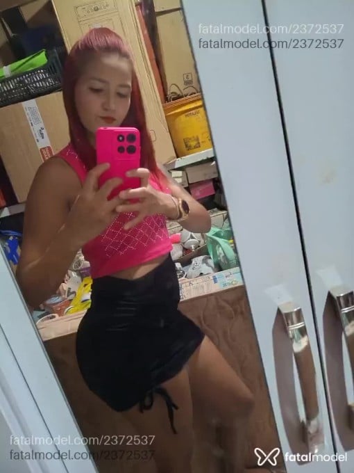 Acompanhante mulher morena (o) de olhos castanhos em Cerejeiras Acompanhante mulher morena (o) de olhos castanhos em Cerejeiras - Vanessa