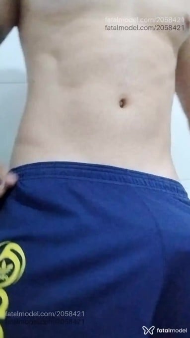 Acompanhante homem com cabelo castanho de olhos mel em Virtual - Kinghot