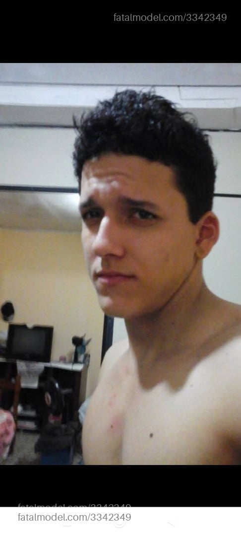 Acompanhante homem morena (o) de olhos mel em Goiânia - Forsberg