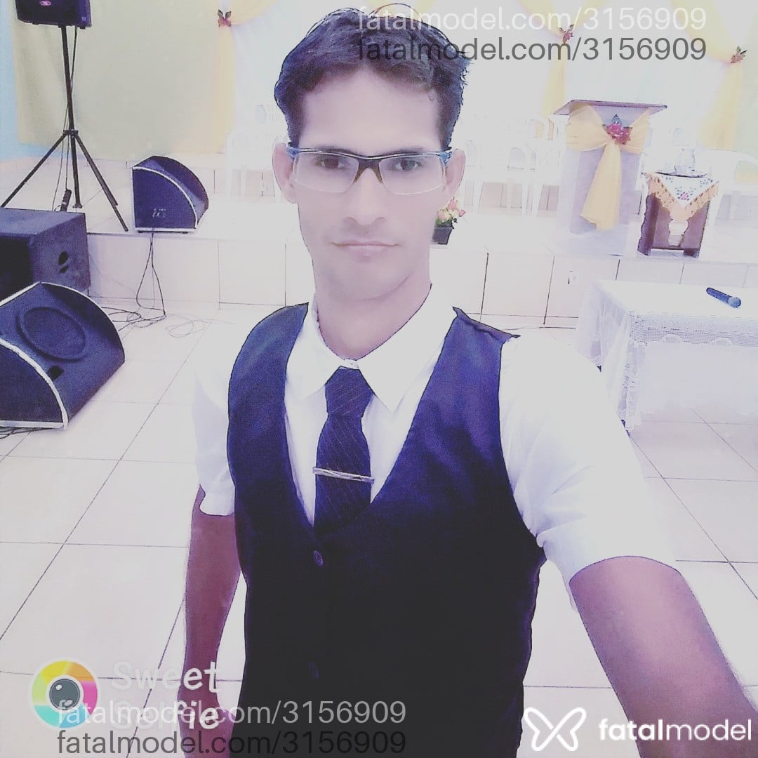 Acompanhante homem com cabelo castanho de olhos castanhos em Ariquemes - Nilsinhopirogudo