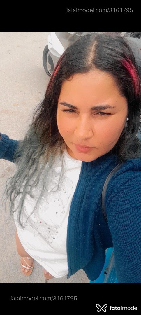 Acompanhante mulher com cabelo colorido de olhos castanhos em Maceió - Rosalia