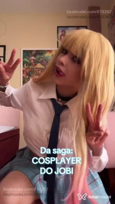 Acompanhante mulher com cabelo colorido de olhos mel em Curitiba - Eeveeboony