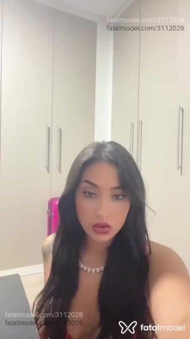 Acompanhante mulher morena (o) de olhos azuis em Pelotas - Alice