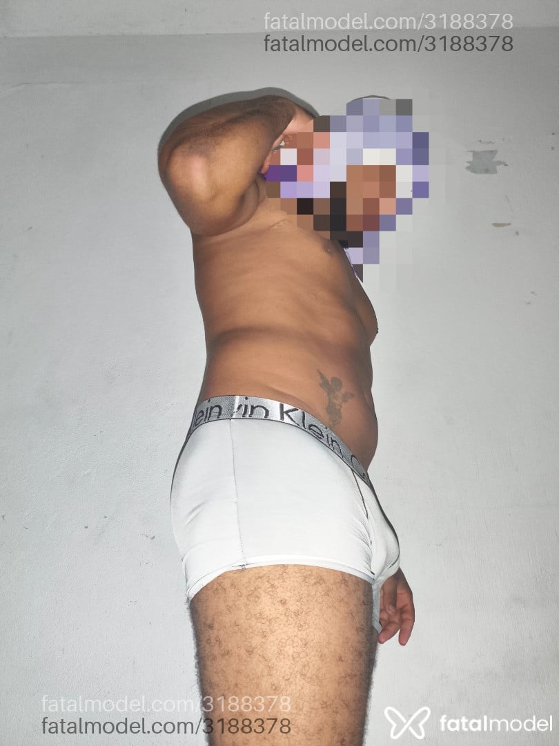 Acompanhante homem morena (o) de olhos pretos em Piúma Acompanhante homem morena (o) de olhos pretos em Piúma - Moreninho