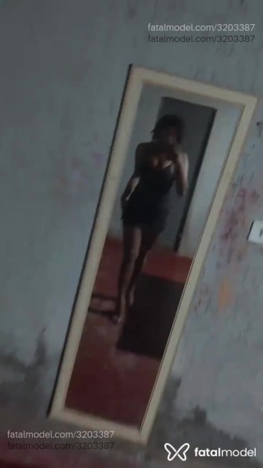 Acompanhante mulher morena (o) de olhos pretos - Morena