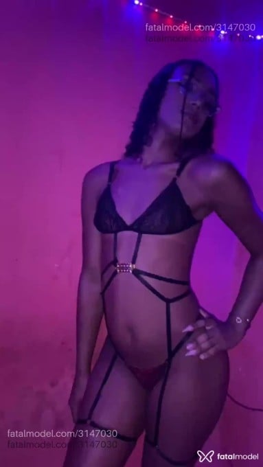 Acompanhante mulher trans morena (o) de olhos castanhos em Recife - Coly