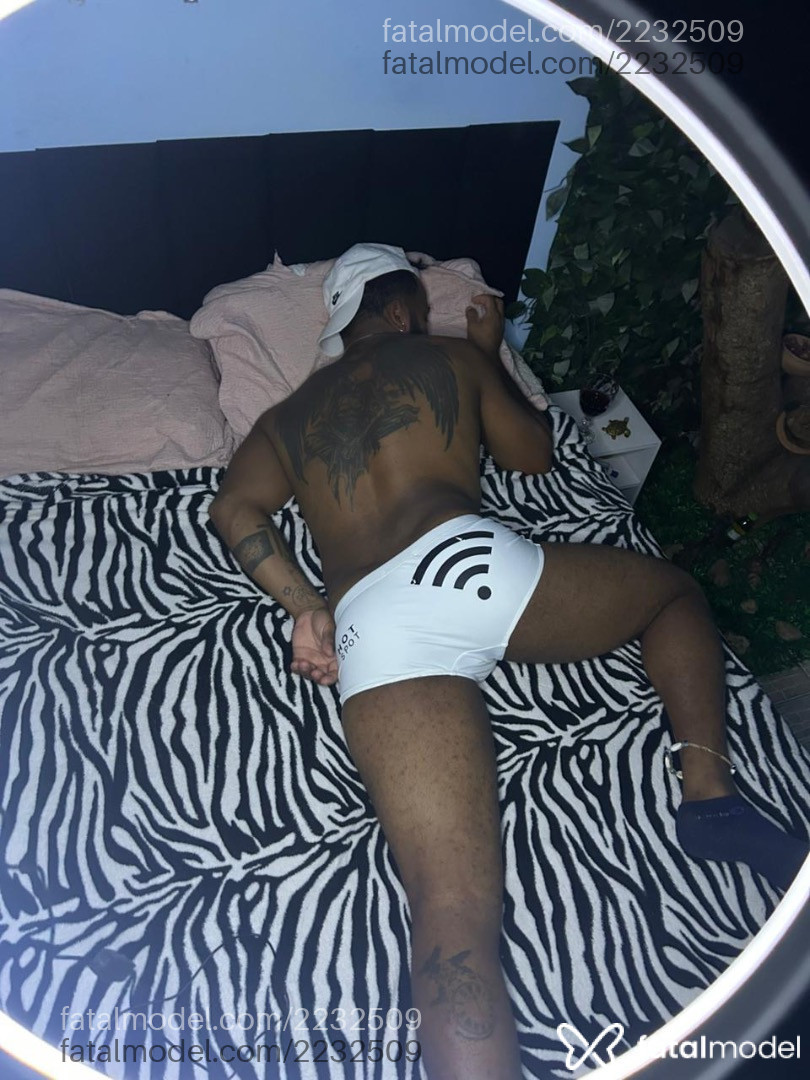 Acompanhante homem morena (o) de olhos castanhos em Piracicaba Acompanhante homem morena (o) de olhos castanhos em Piracicaba - Jotta