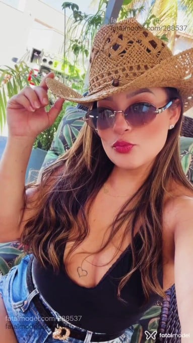 Acompanhante mulher com cabelo castanho de olhos castanhos em Cáceres Acompanhante mulher com cabelo castanho de olhos castanhos em Cáceres - Yara