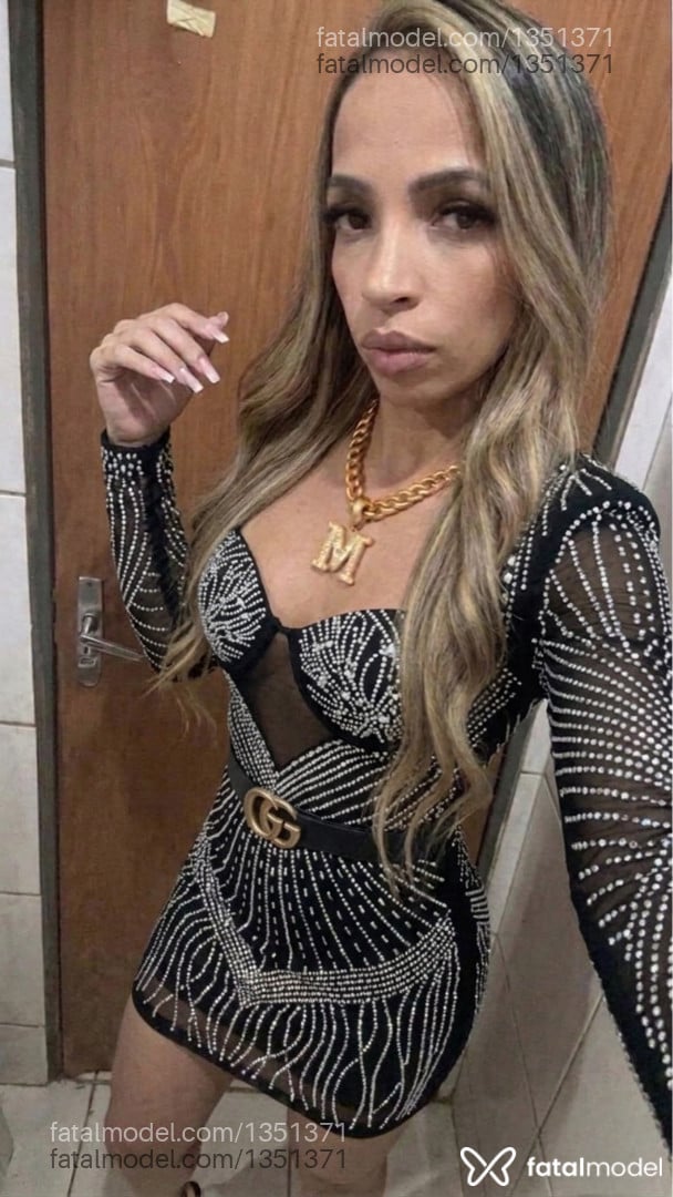 Acompanhante mulher loira (o) de olhos castanhos - Maya Acompanhante mulher loira (o) de olhos castanhos - Maya
