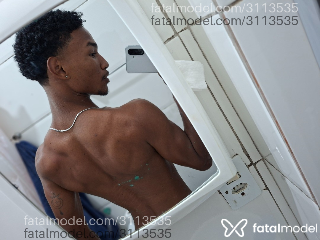 Acompanhante homem morena (o) de olhos castanhos em São Paulo - Victor