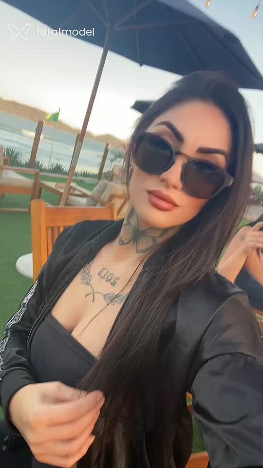 Acompanhante mulher morena (o) de olhos pretos - Jade Milano Acompanhante mulher morena (o) de olhos pretos - Jade Milano