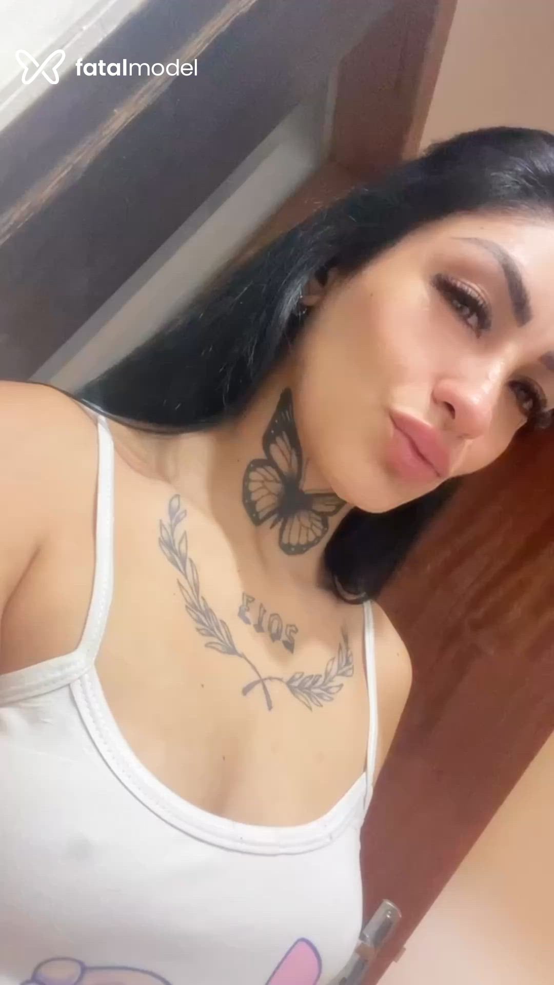 Acompanhante mulher morena (o) de olhos pretos - Ravenna Ferrari