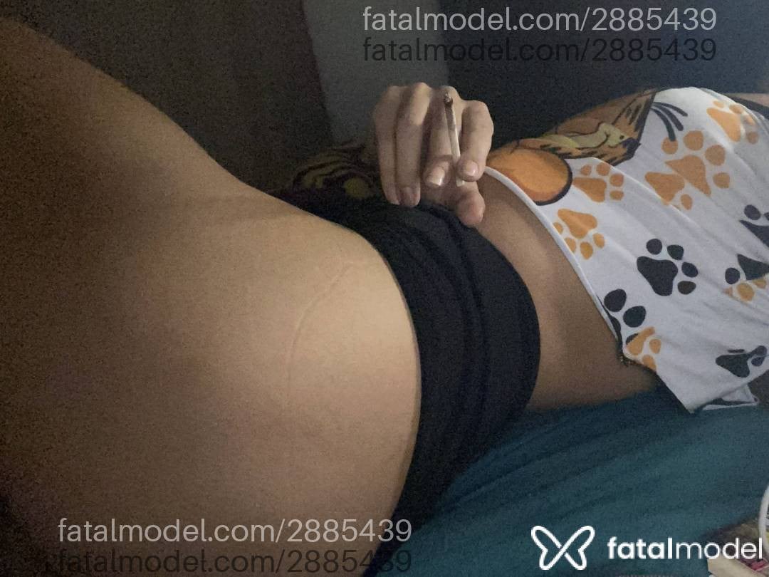 Acompanhante mulher morena (o) de olhos pretos - Jade Milano