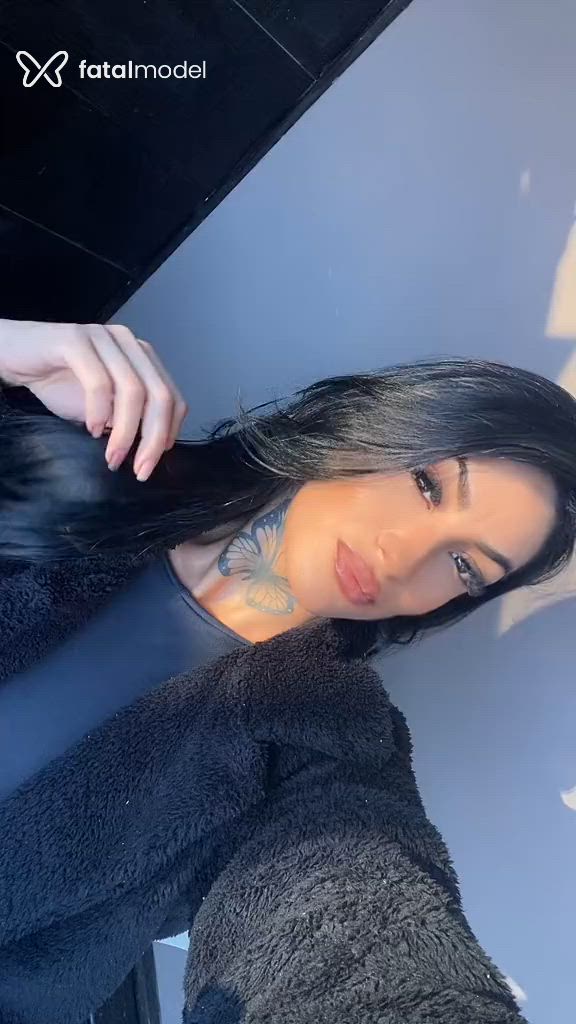 Acompanhante mulher morena (o) de olhos pretos - Jade Milano Acompanhante mulher morena (o) de olhos pretos - Jade Milano