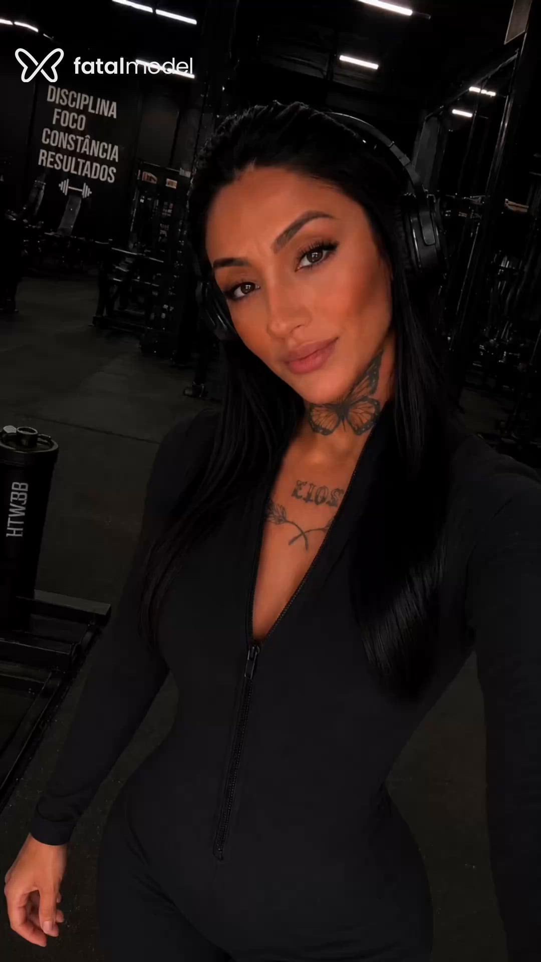 Acompanhante mulher morena (o) de olhos pretos - Jade Milano Acompanhante mulher morena (o) de olhos pretos - Jade Milano
