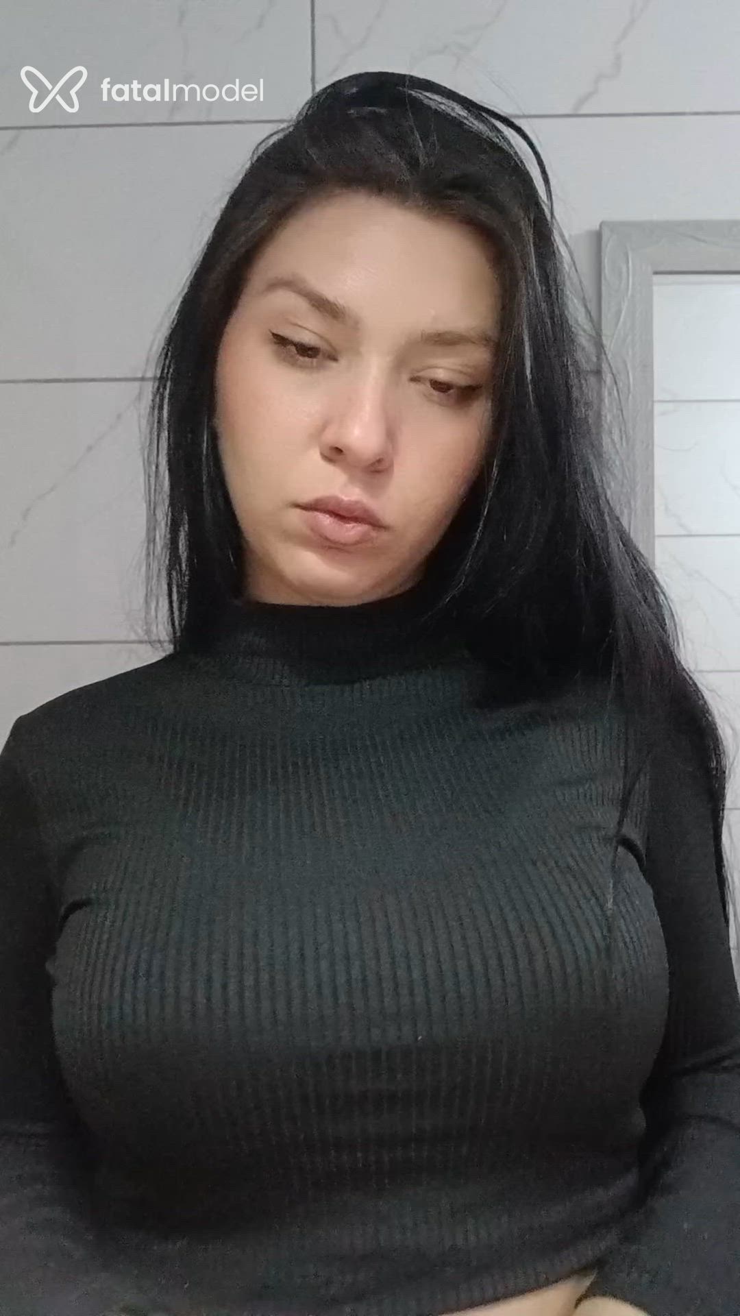 Acompanhante mulher morena (o) de olhos castanhos em Virtual Acompanhante mulher morena (o) de olhos castanhos em Virtual - Soffi