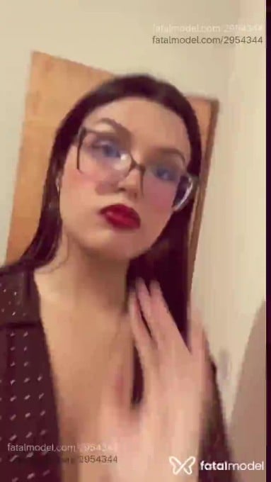 Acompanhante mulher trans morena (o) de olhos pretos em Virtual - Arielly Gamer