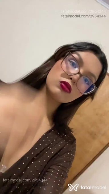 Acompanhante mulher trans morena (o) de olhos pretos em Virtual - Arielly Gamer