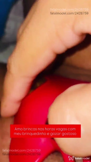 Acompanhante mulher com cabelo castanho de olhos castanhos em Poços de Caldas Acompanhante mulher com cabelo castanho de olhos castanhos em Poços de Caldas - Raquel Britto