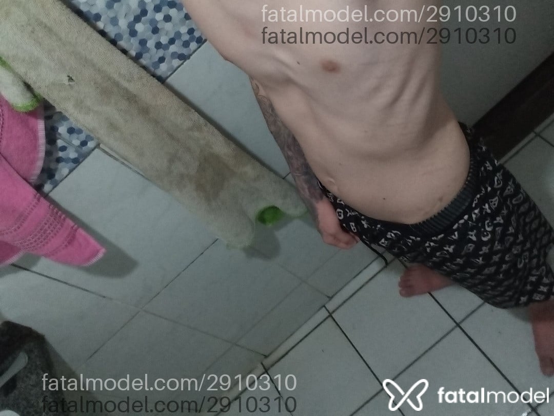 Acompanhante homem com cabelo castanho de olhos castanhos em Mogi Mirim - Lucas