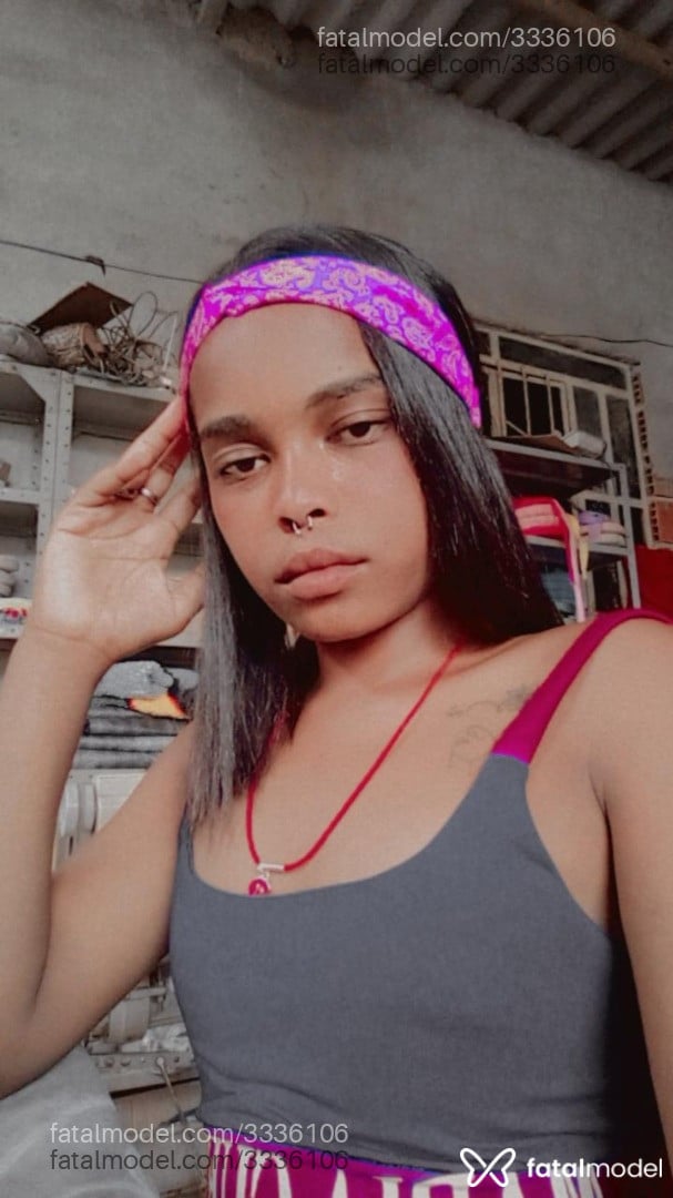 Acompanhante mulher morena (o) de olhos pretos em Virtual Acompanhante mulher morena (o) de olhos pretos em Virtual - Luluzinha
