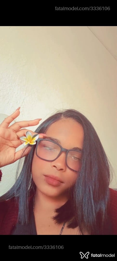 Acompanhante mulher morena (o) de olhos pretos em Virtual Acompanhante mulher morena (o) de olhos pretos em Virtual - Luluzinha