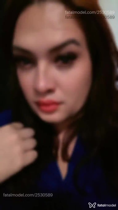 Acompanhante mulher trans morena (o) de olhos azuis - Isabella Acompanhante mulher trans morena (o) de olhos azuis - Isabella