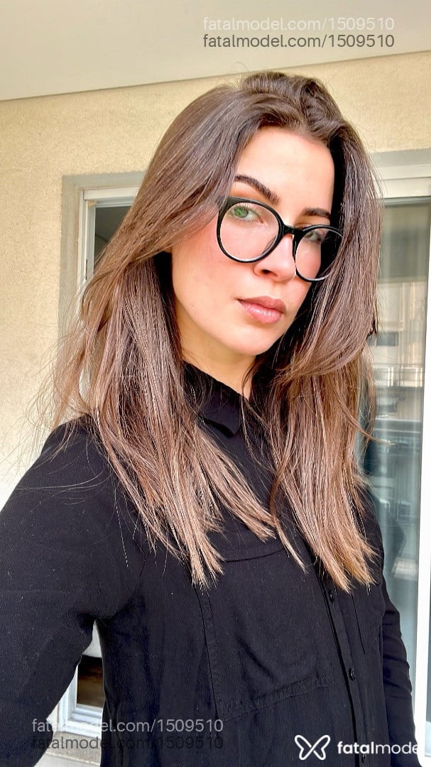 Acompanhante mulher com cabelo castanho de olhos castanhos em São Paulo - Camila