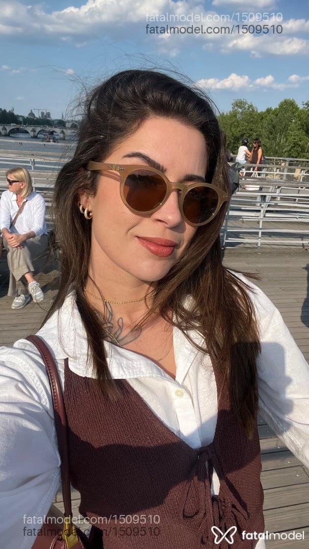 Acompanhante mulher com cabelo castanho de olhos castanhos em São Paulo - Camila