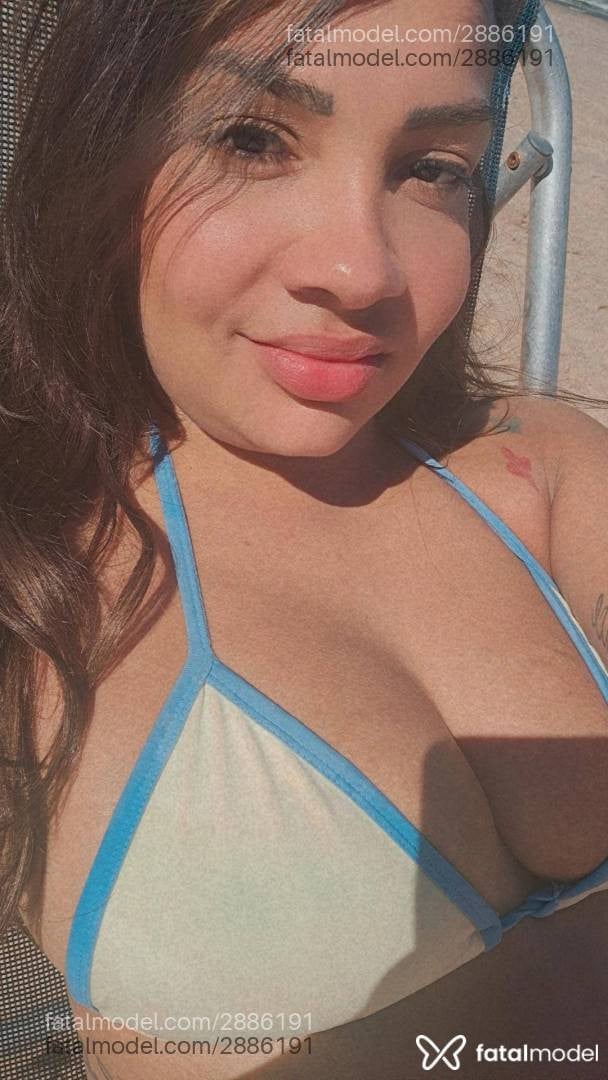 Acompanhante mulher com cabelo castanho de olhos castanhos - Graziela Alves