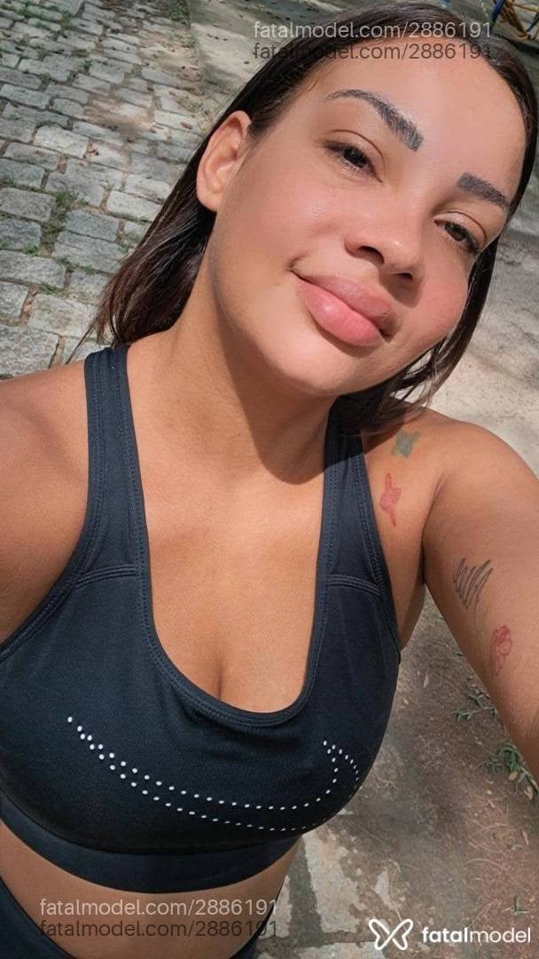 Acompanhante mulher com cabelo castanho de olhos castanhos em Cruzeiro - Graziela Alves
