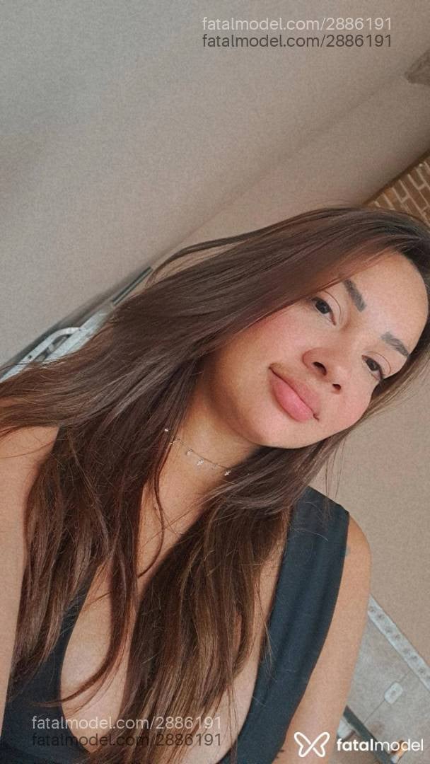 Acompanhante mulher com cabelo castanho de olhos castanhos - Graziela Alves