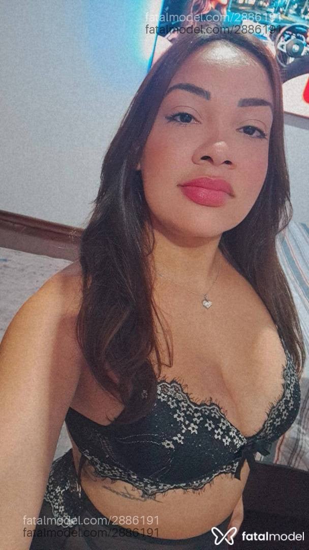 Acompanhante mulher com cabelo castanho de olhos castanhos - Graziela Alves