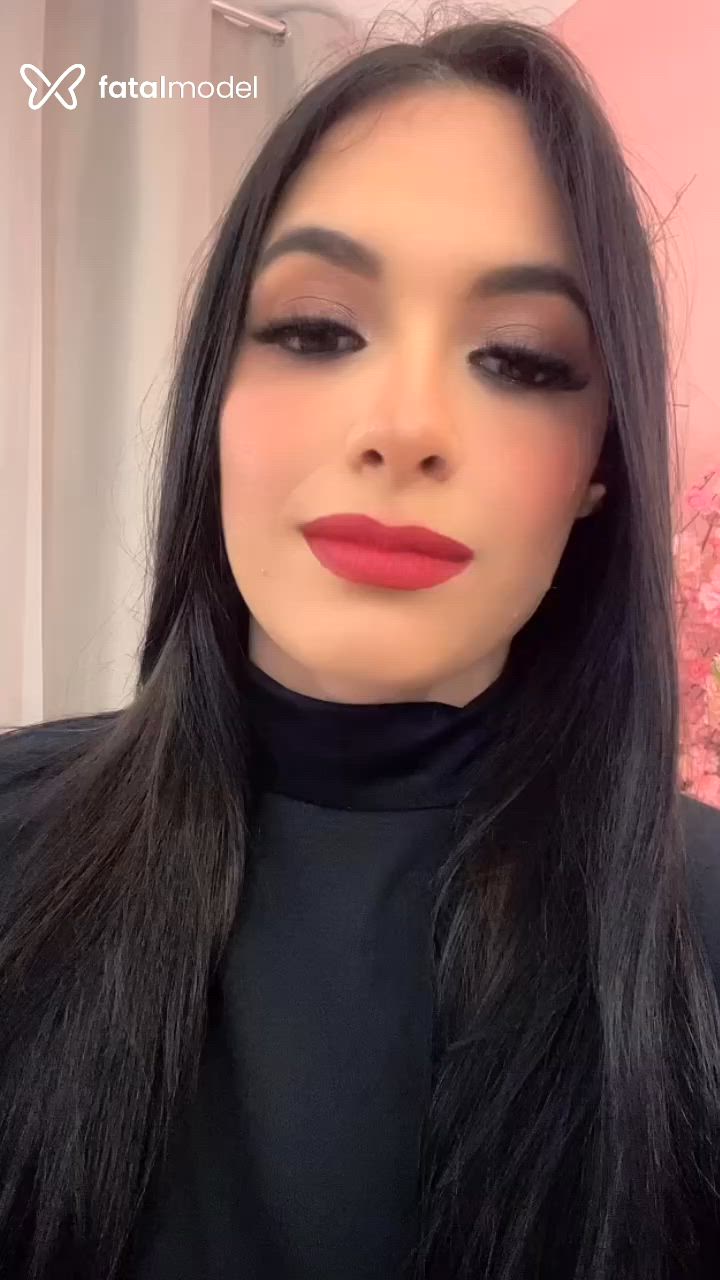 Acompanhante mulher morena (o) de olhos castanhos - Sofia