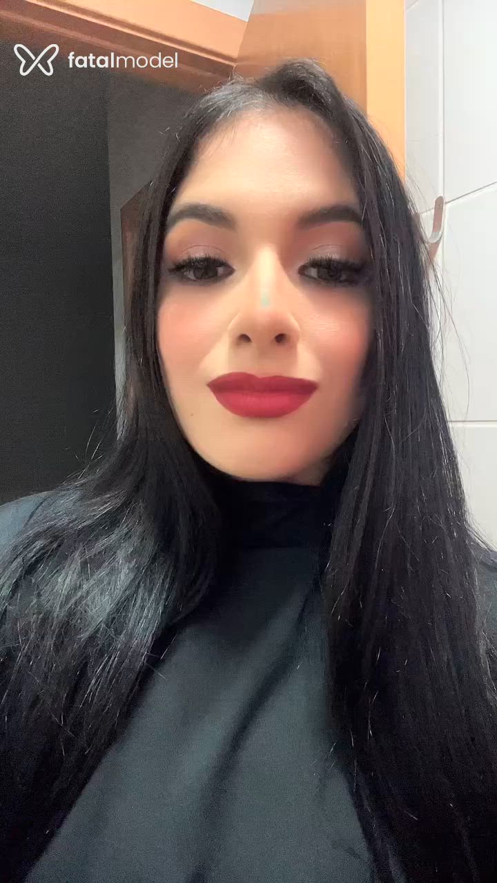 Acompanhante mulher morena (o) de olhos castanhos - Sofia