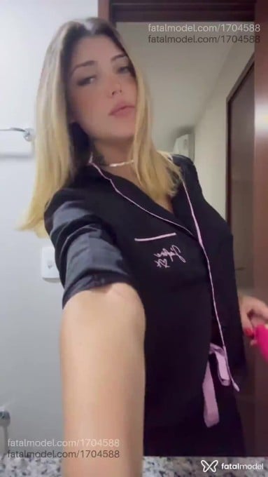 Acompanhante mulher loira (o) de olhos cinza em Rio de Janeiro Acompanhante mulher loira (o) de olhos cinza em Rio de Janeiro - Mariana Rodrigues