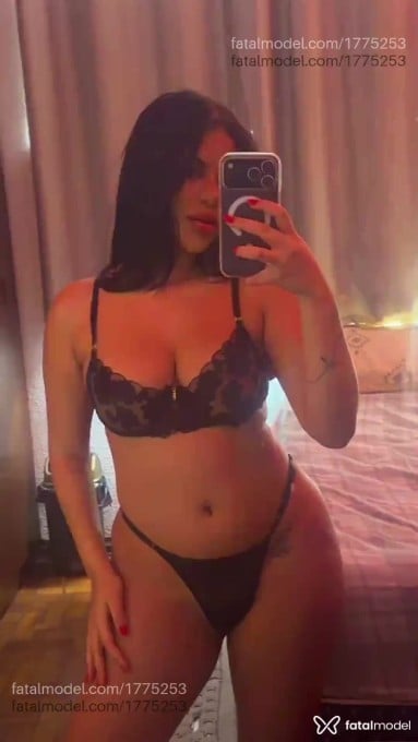Acompanhante mulher com cabelo castanho de olhos castanhos em Teresópolis - Caroline