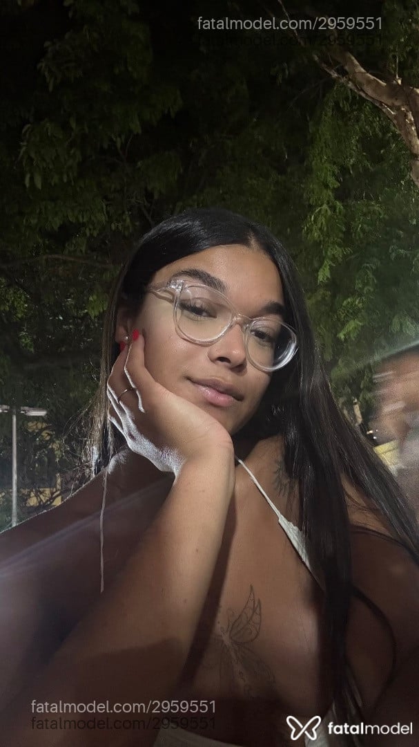 Acompanhante mulher trans morena (o) de olhos castanhos em Rio de Janeiro - Nala