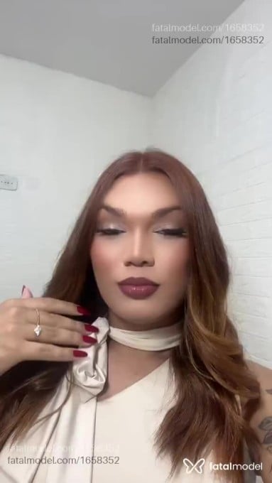 Acompanhante drag queen ruiva (o) de olhos castanhos em São Paulo - Alana Duarte