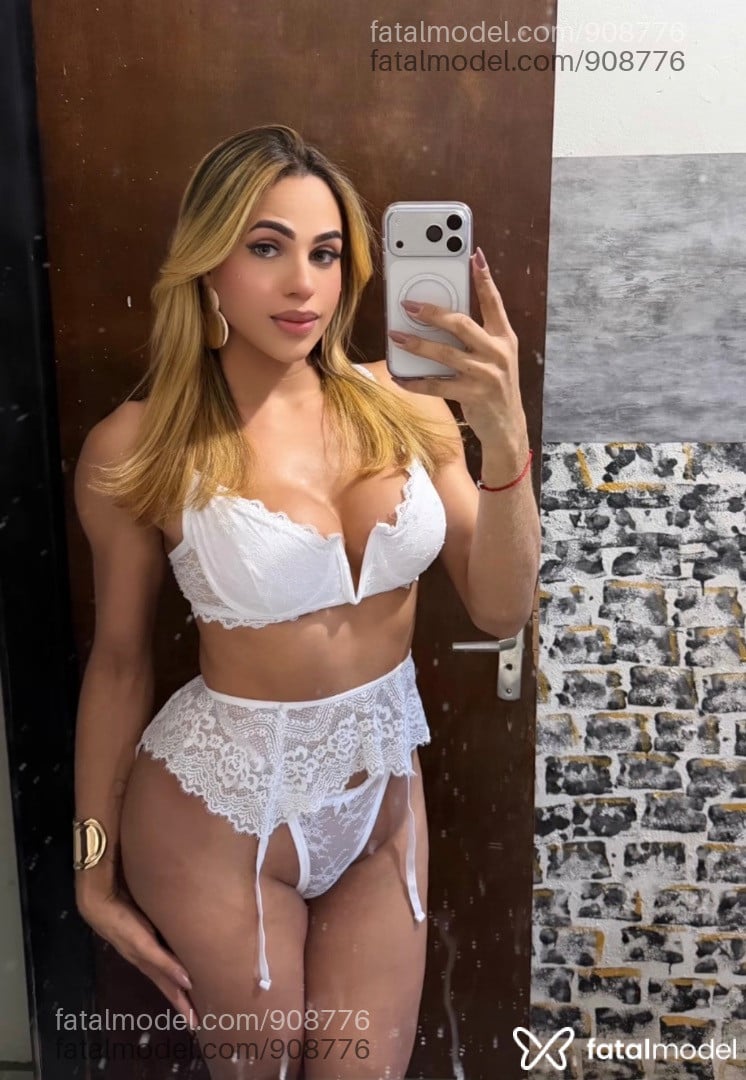 Acompanhante mulher trans loira (o) de olhos castanhos em Rondonópolis - Blondie