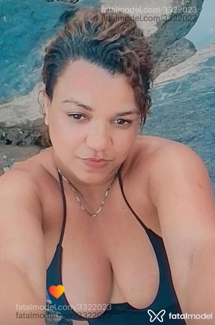 Acompanhante mulher com cabelo castanho de olhos pretos em Lucas do Rio Verde Acompanhante mulher com cabelo castanho de olhos pretos em Lucas do Rio Verde - Kelly Alessandra
