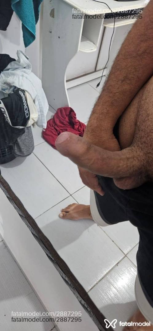 Acompanhante homem sem cabelo de olhos pretos em Feira de Santana Acompanhante homem sem cabelo de olhos pretos em Feira de Santana - André