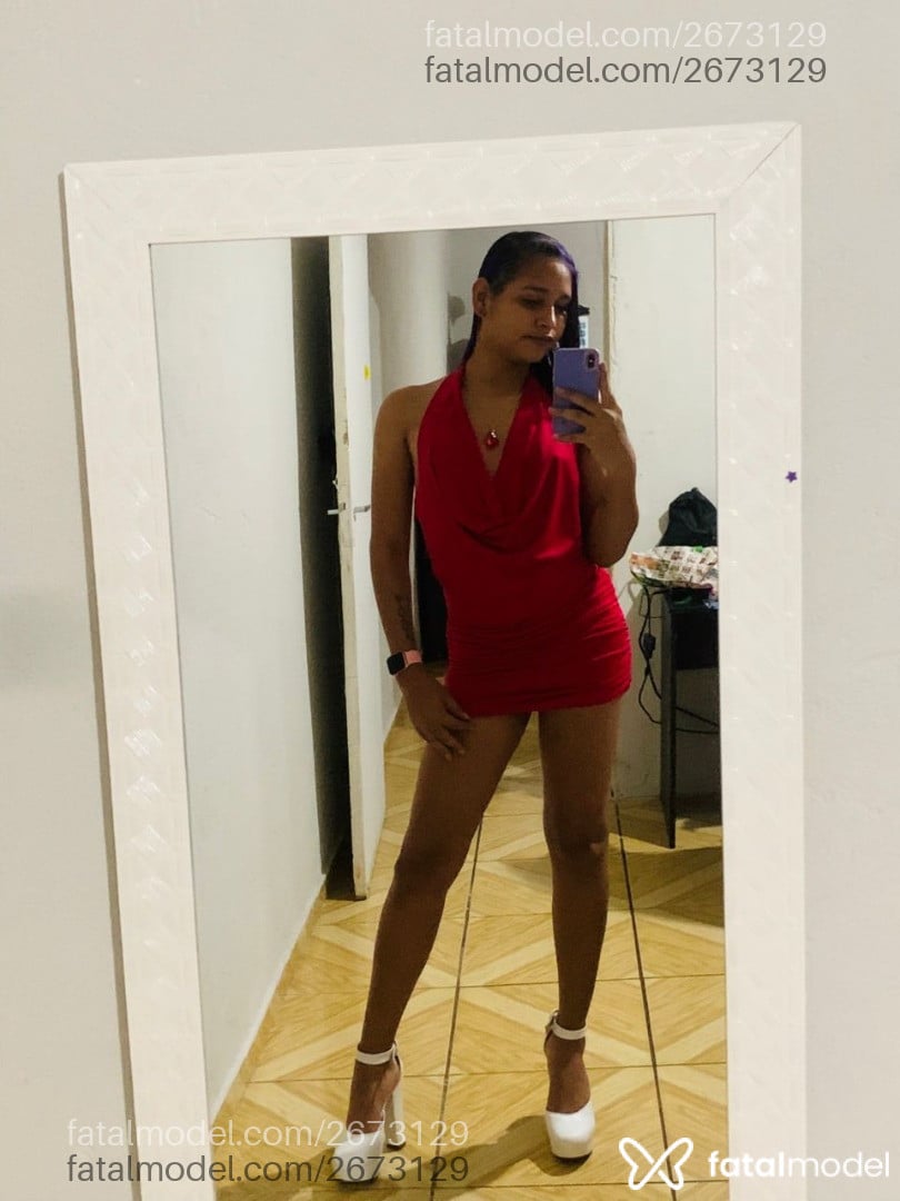 Acompanhante mulher trans com cabelo castanho de olhos castanhos em Sarandi - Bella Brown