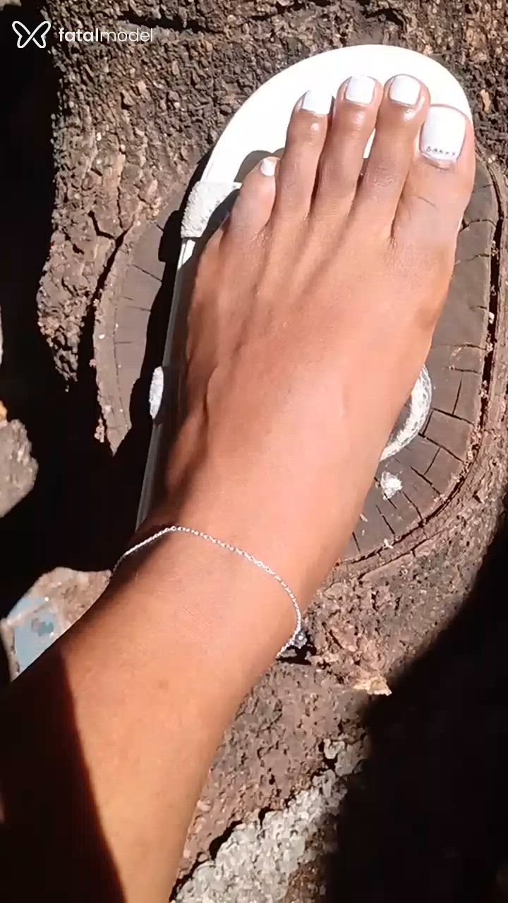Acompanhante mulher morena (o) de olhos castanhos - Janaina Reis Acompanhante mulher morena (o) de olhos castanhos - Janaina Reis