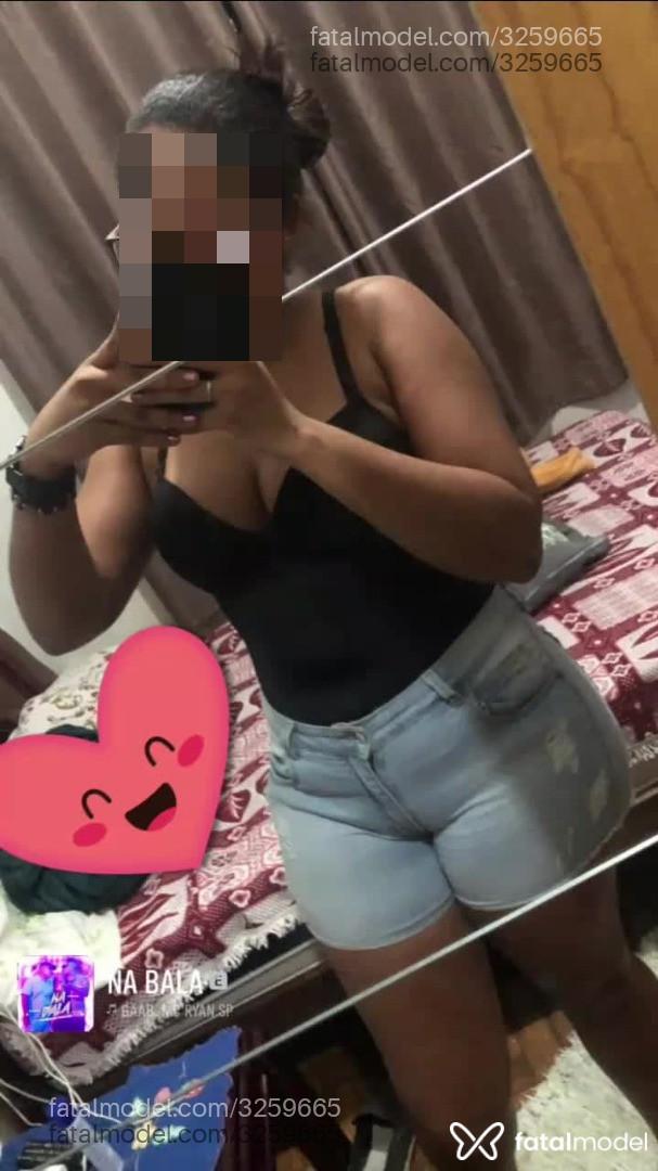 Acompanhante mulher morena (o) de olhos castanhos em Pompéu - Laura