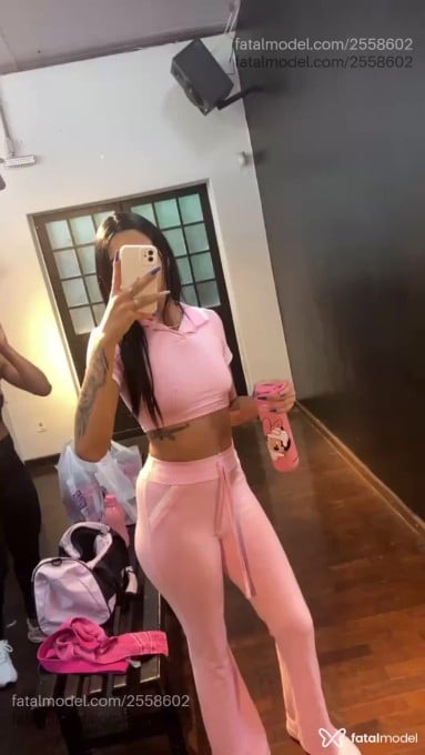 Acompanhante mulher morena (o) de olhos castanhos em Araxá - Helena Valentina