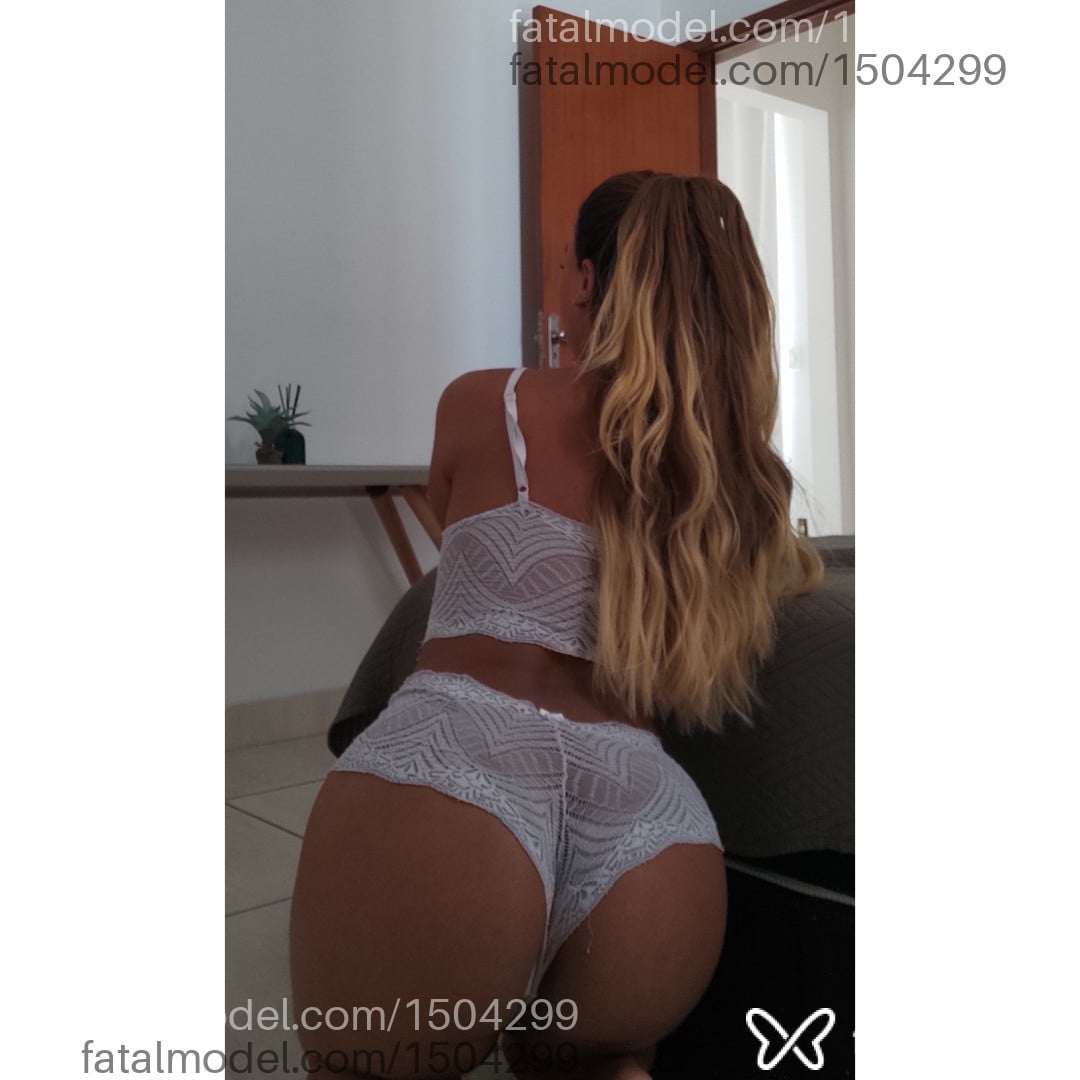 Acompanhante mulher trans com cabelo castanho de olhos pretos em Governador Valadares - Júlia