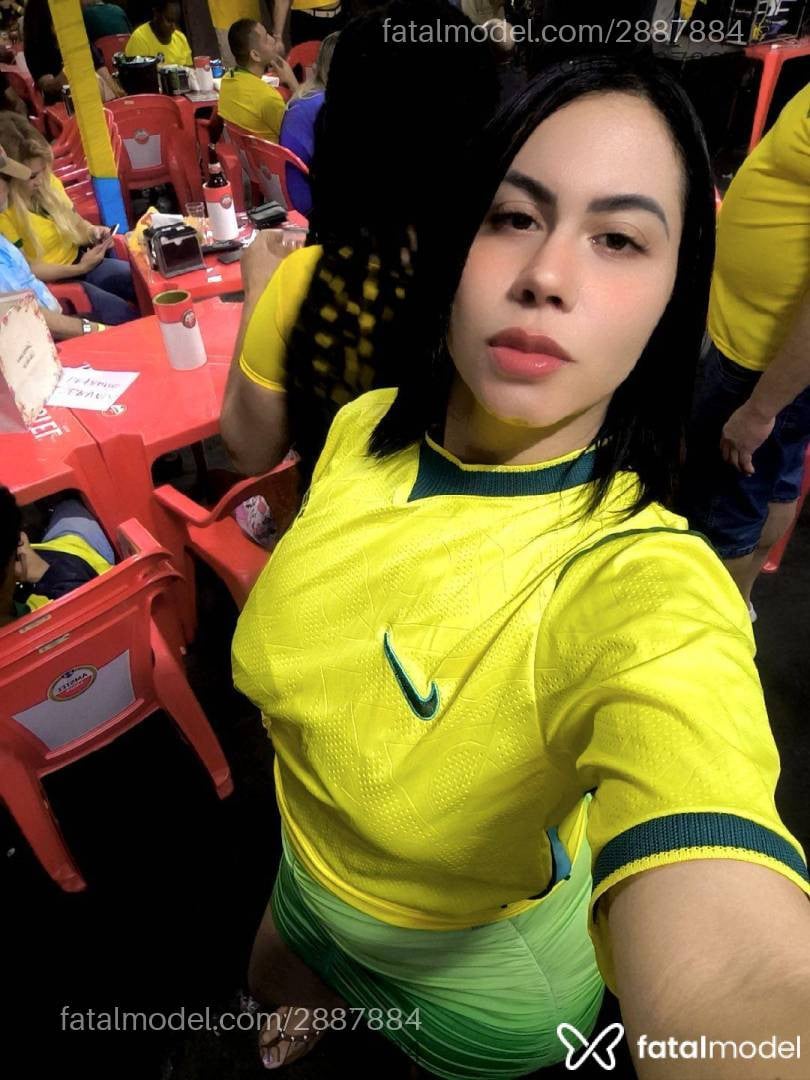 Acompanhante mulher com cabelo castanho de olhos castanhos em Goiânia - Carolzinha